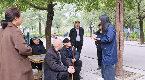 孟楼镇:登高赏秋景 盛宴话桑榆.png